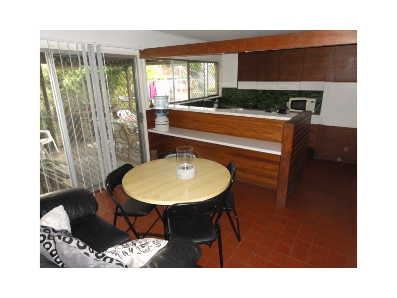 2 Trood Street, Macgregor QLD 4109