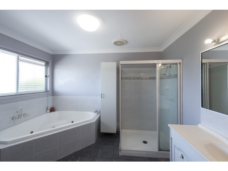 8 Bluebell Place, Calamvale QLD 4116