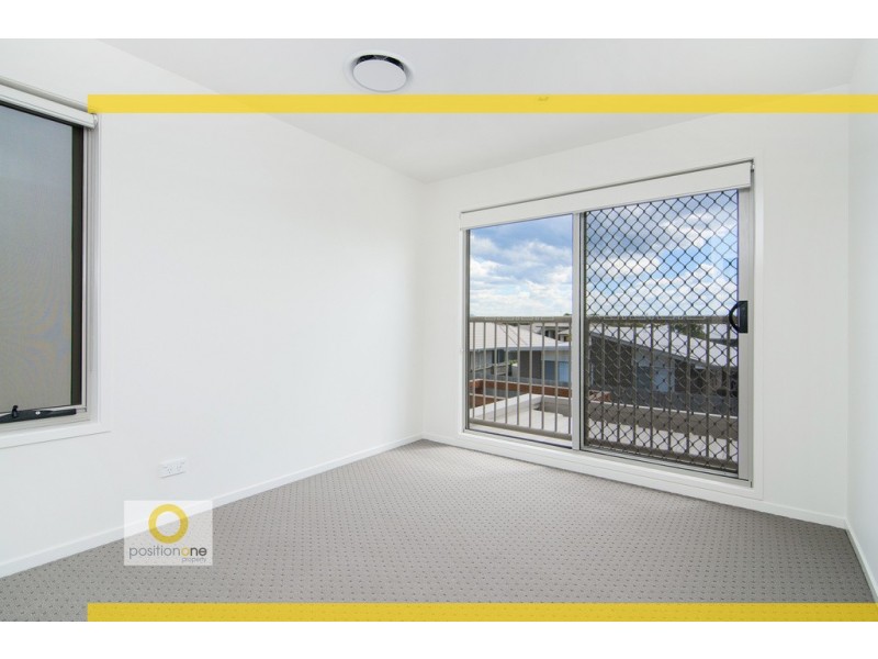 8 La Savina Drive, Coombabah QLD 4216
