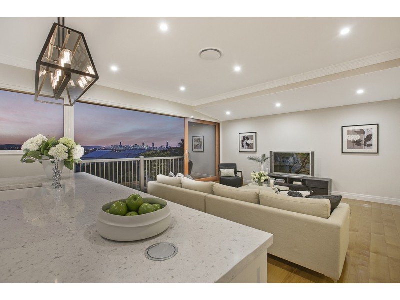 75 Carranya St, Camp Hill QLD 4152