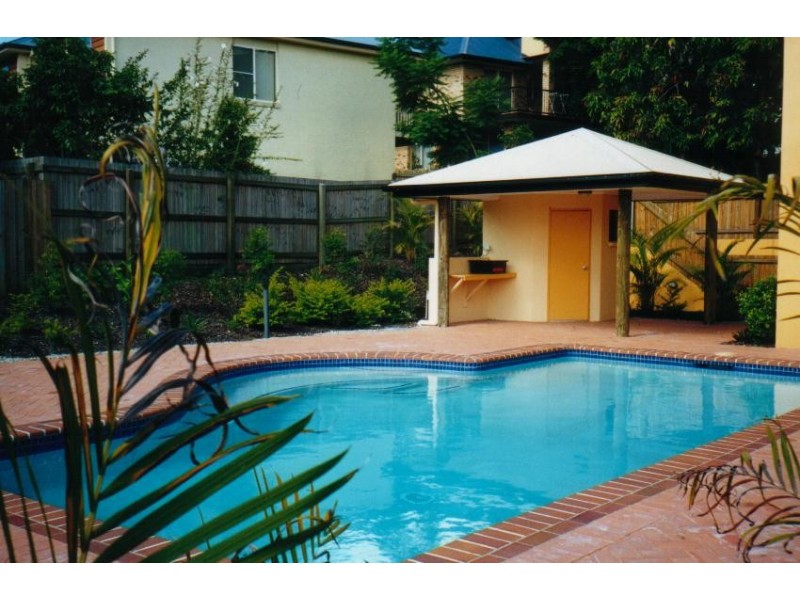 3 Vectis Street, Norman Park QLD 4170