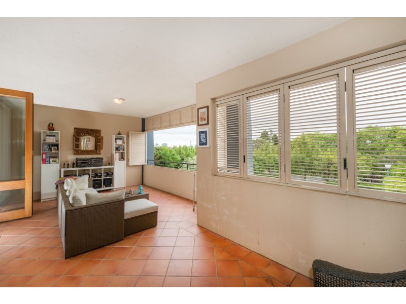 1/98 Cunningham Street, Taringa QLD 4068