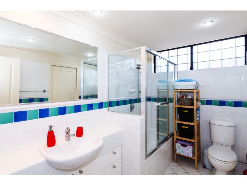 1/98 Cunningham Street, Taringa QLD 4068