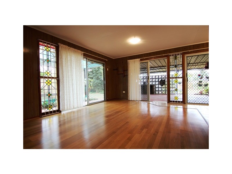 212 Cane Street, Redland Bay QLD 4165