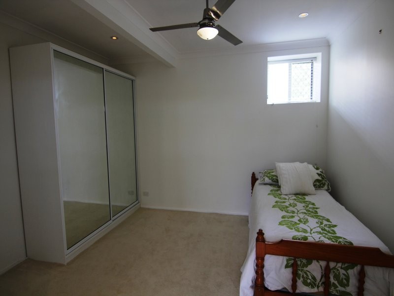 16 Omeo Street, Macgregor QLD 4109