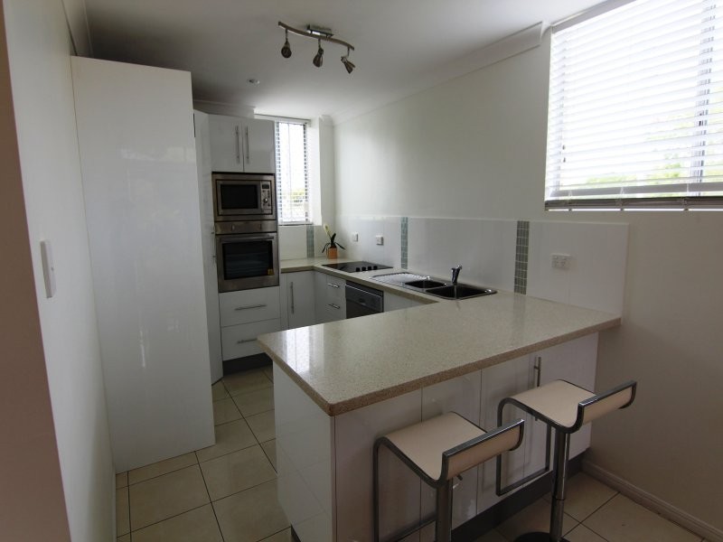 16 Omeo Street, Macgregor QLD 4109