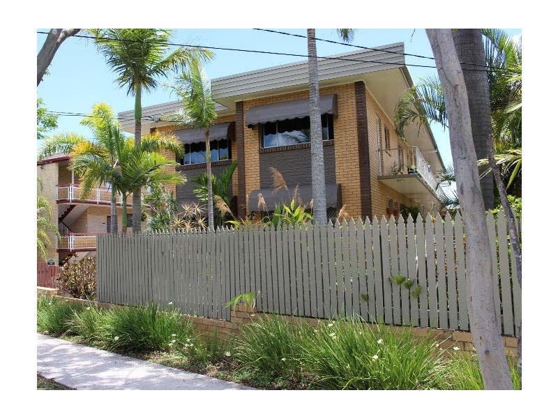 2/28 Kitchener Street, Coorparoo QLD 4151