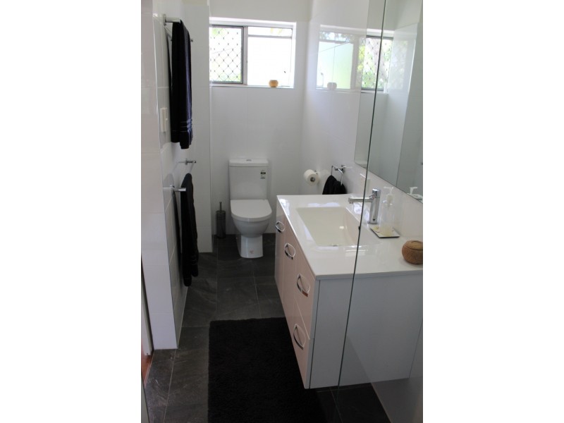 2/28 Kitchener Street, Coorparoo QLD 4151