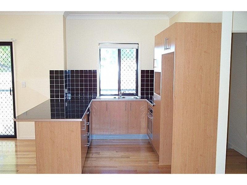 2/101 Sir Fred Schonell, St Lucia QLD 4067