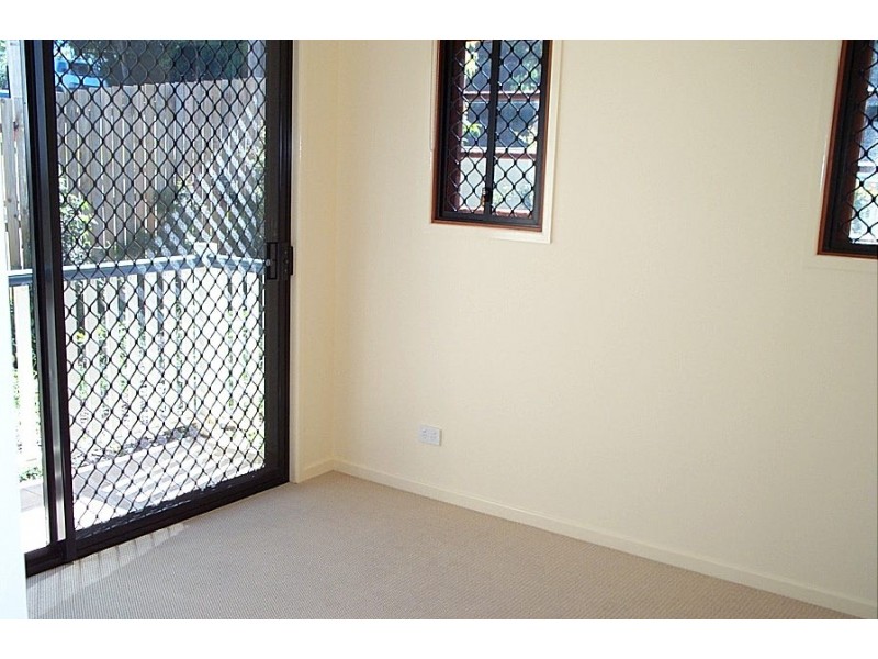 2/101 Sir Fred Schonell, St Lucia QLD 4067