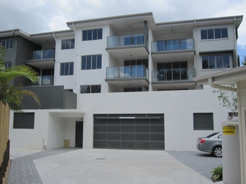 18/11 Riding Road, Hawthorne QLD 4171