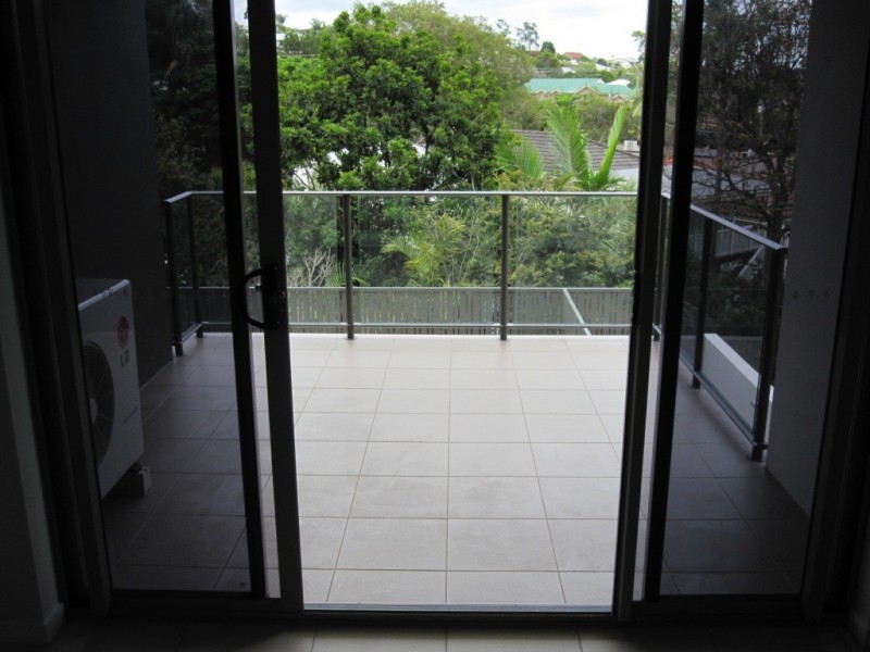 18/11 Riding Road, Hawthorne QLD 4171