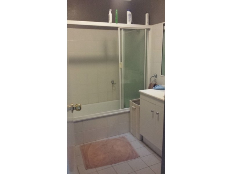 3/4 Moore Street, Taringa QLD 4068