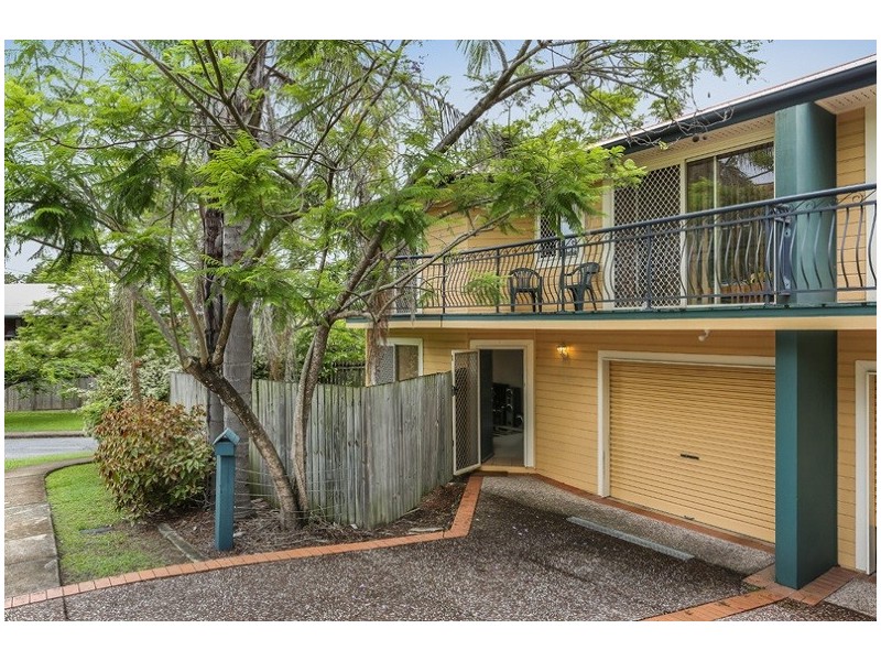 2/37 Nelson Parade, Indooroopilly QLD 4068
