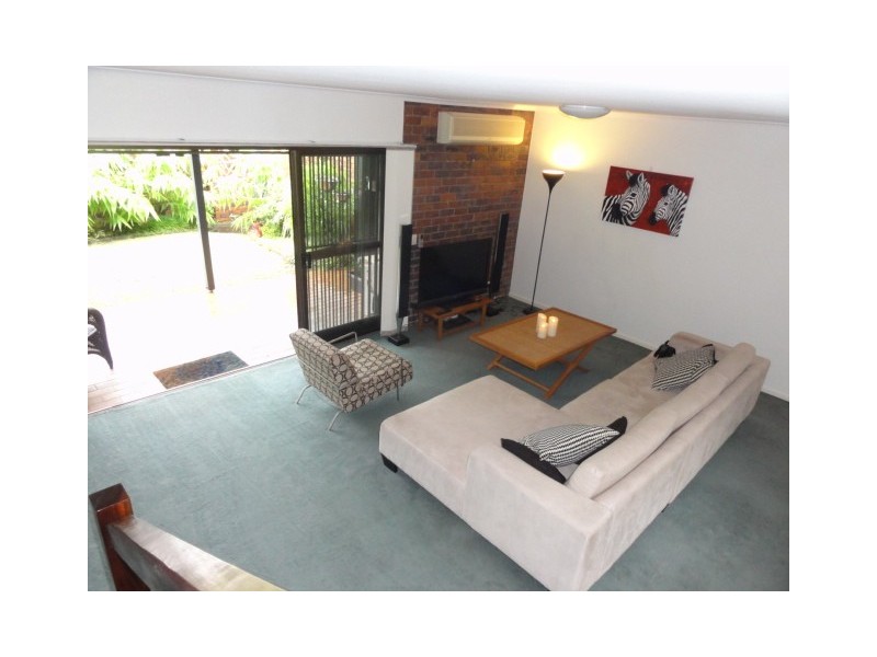 2/8 Pampling Street, Camp Hill QLD 4152