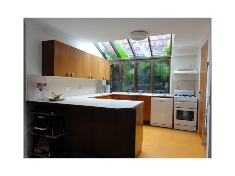 2/8 Pampling Street, Camp Hill QLD 4152