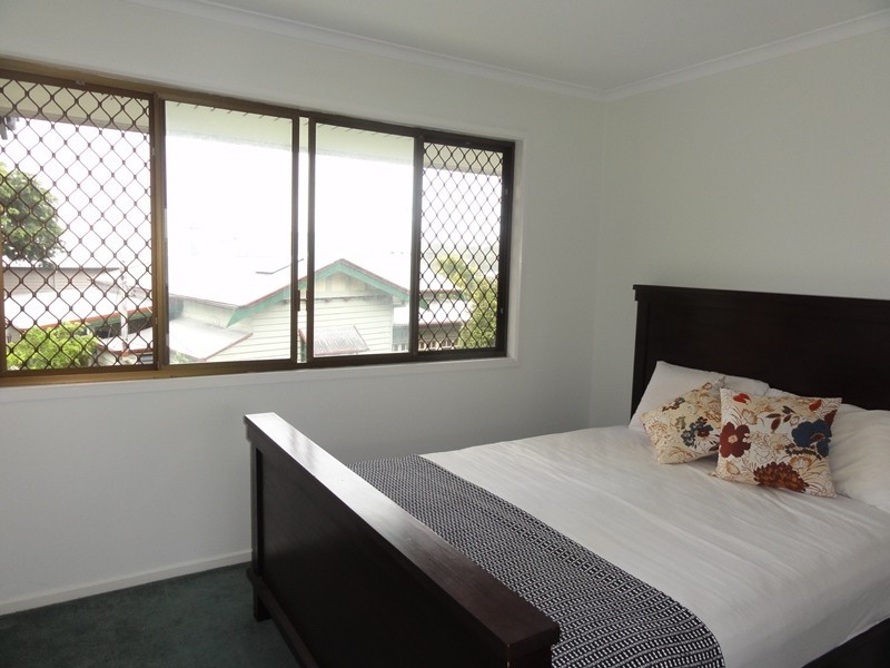 2/8 Pampling Street, Camp Hill QLD 4152