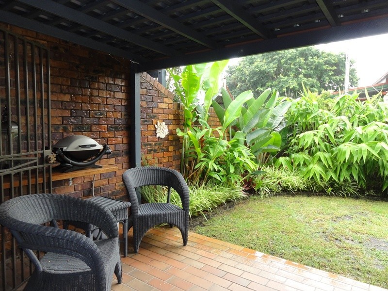 2/8 Pampling Street, Camp Hill QLD 4152