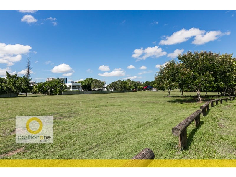 61 Baines Street, Kangaroo Point QLD 4169