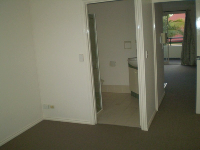 33/23 Edmondstone Street, South Brisbane QLD 4101