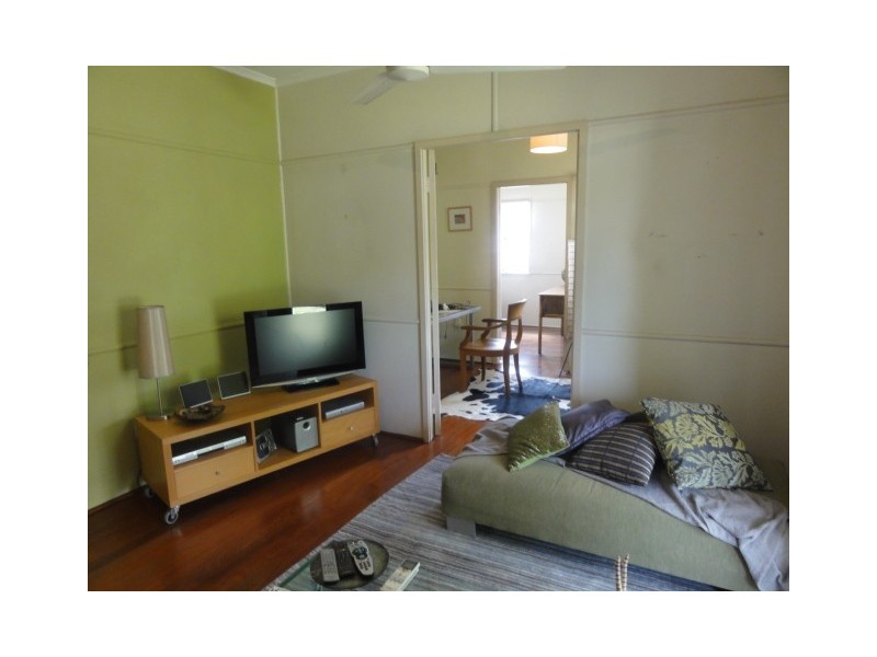 99 Effingham Street, Tarragindi QLD 4121