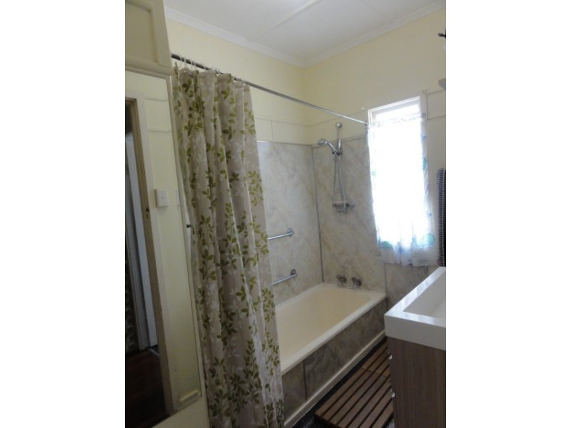 99 Effingham Street, Tarragindi QLD 4121