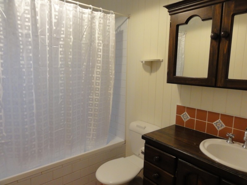 24 Fenton Street, Fairfield QLD 4103