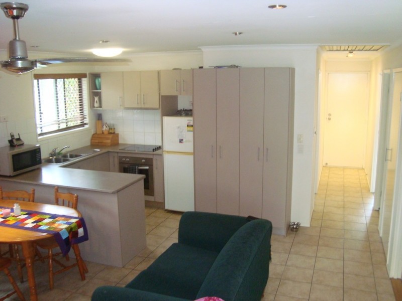 1/8 Efymia Court, Daisy Hill QLD 4127