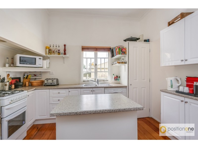 8 Kismet Street, Camp Hill QLD 4152