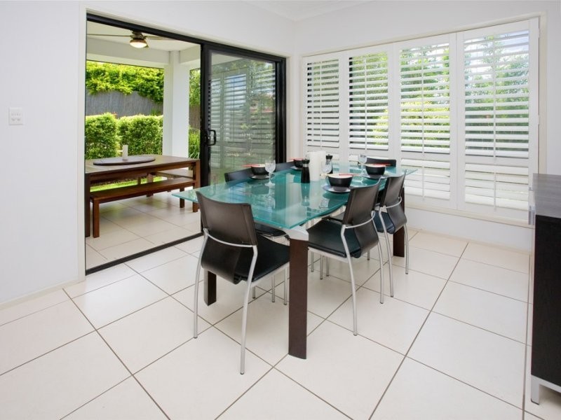 110 Tristania Way, Carindale QLD 4152