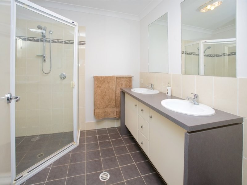 110 Tristania Way, Carindale QLD 4152