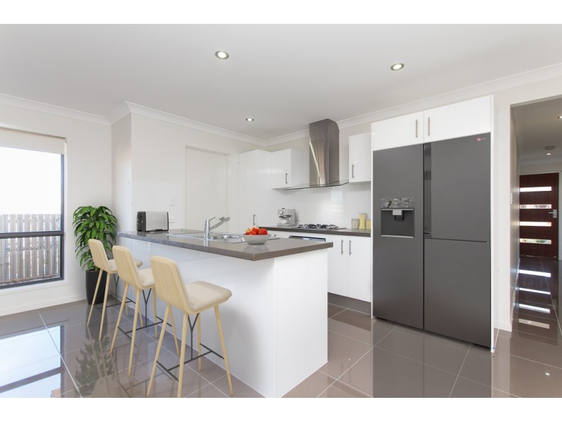 21 Willow Rise Drive, Waterford QLD 4133