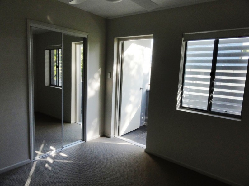 3/1 Jacaranda Lane, Red Hill QLD 4059