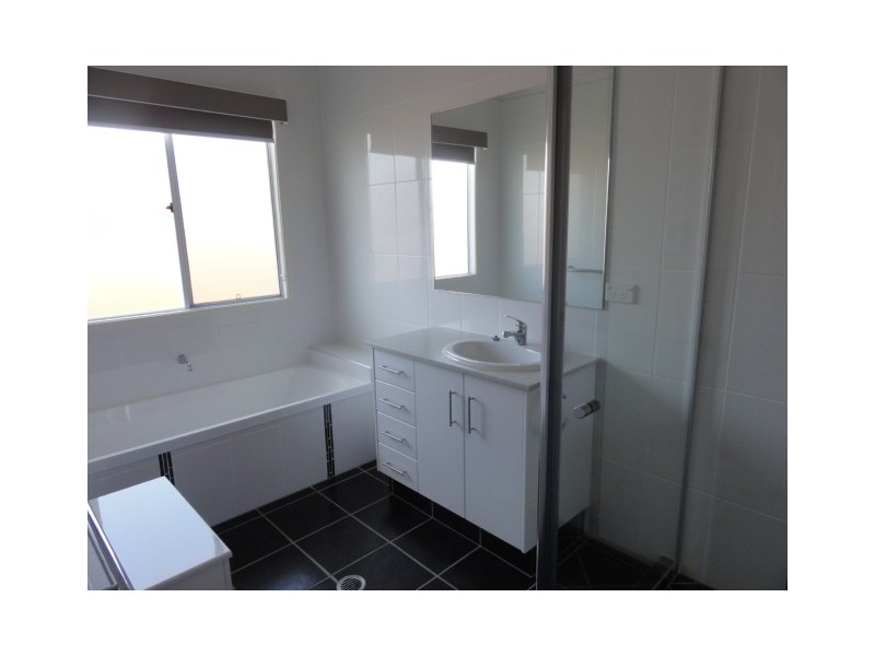 194 Prince Edward Parade, Scarborough QLD 4020