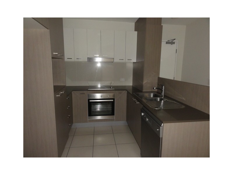 2/11 Riding Road, Hawthorne QLD 4171