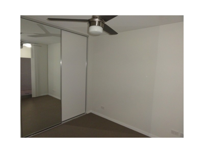 2/11 Riding Road, Hawthorne QLD 4171