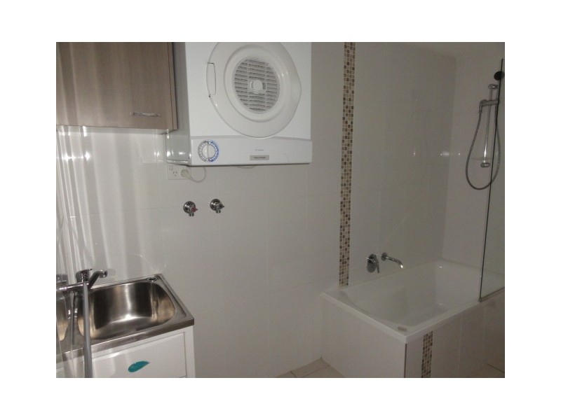 2/11 Riding Road, Hawthorne QLD 4171