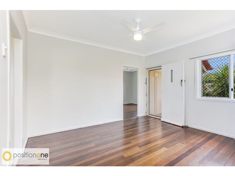 12 Quirinal Crescent, Norman Park QLD 4170