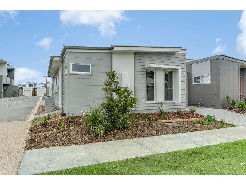 14 Blue Mountain Crescent, Fitzgibbon QLD 4018