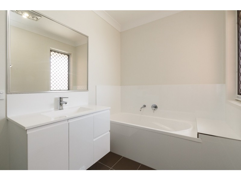1 Massey Street, Yarrabilba QLD 4207