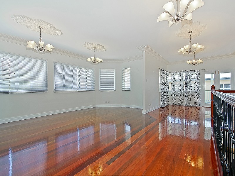 9 Brook Street, Windsor QLD 4030