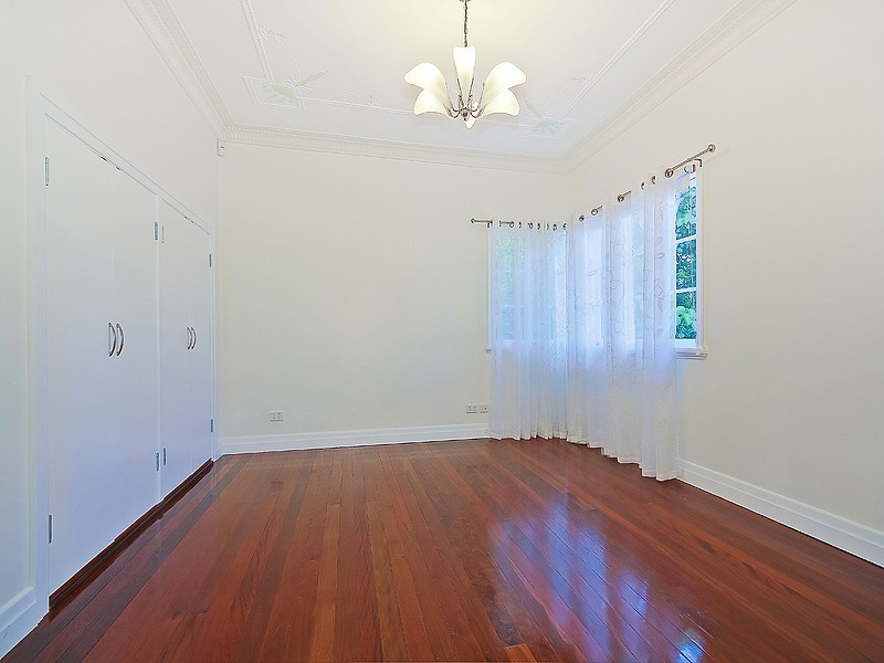 9 Brook Street, Windsor QLD 4030