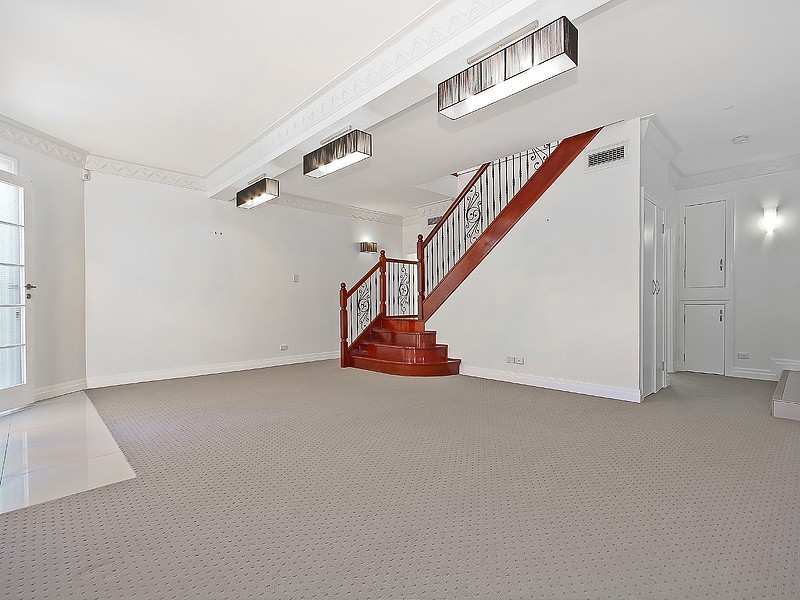 9 Brook Street, Windsor QLD 4030