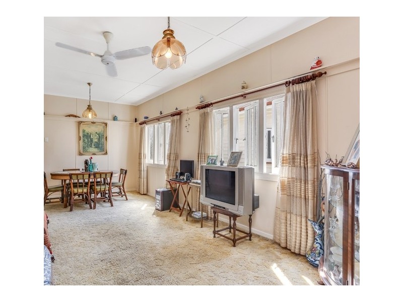 85 Cedar Street, Greenslopes QLD 4120