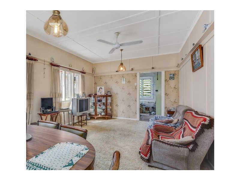 85 Cedar Street, Greenslopes QLD 4120