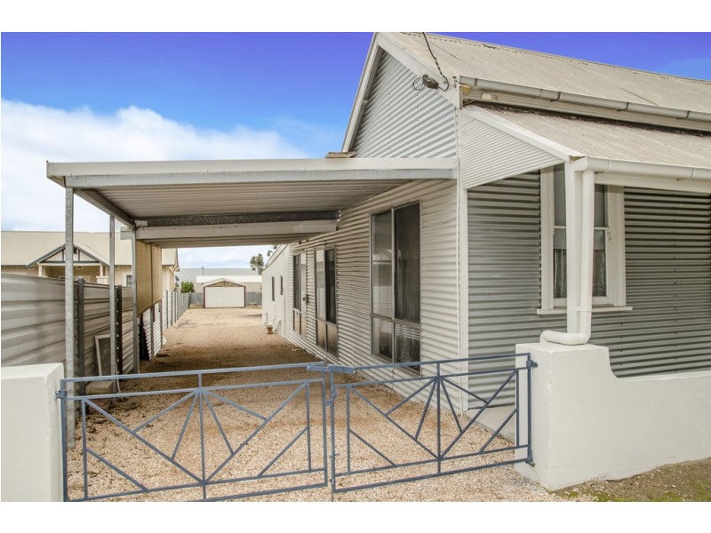 28 Wells Street, Streaky Bay SA 5680