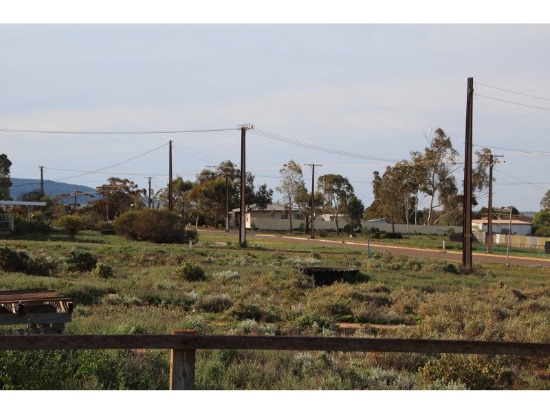 . Land, Iron Knob SA 5601