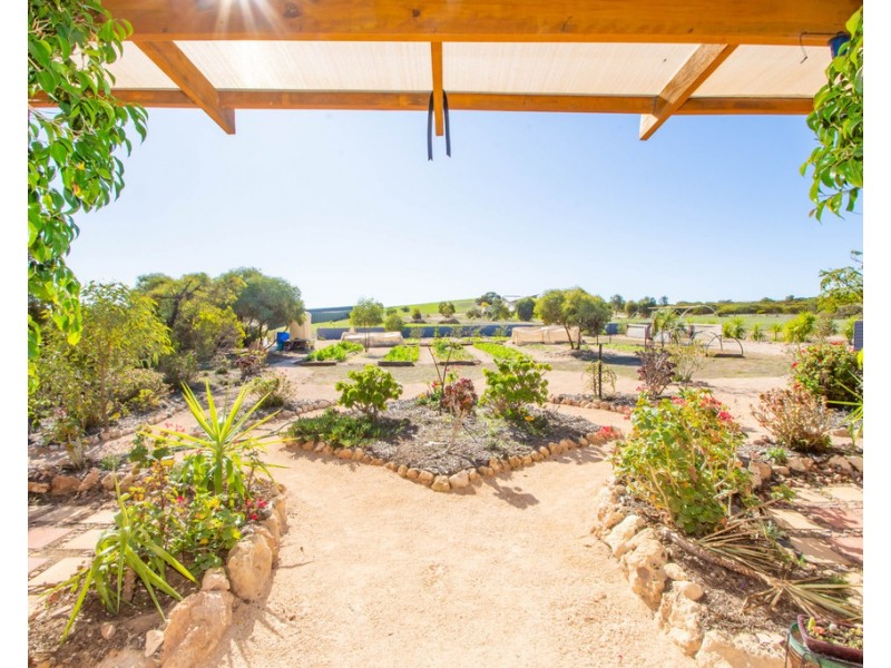 7 Jessie Flat Road, Streaky Bay SA 5680