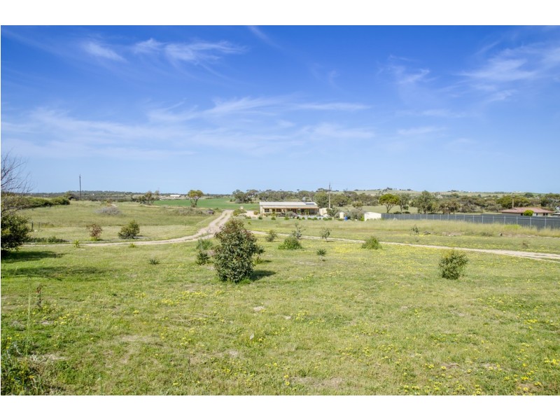 11 Jessie Flat Road, Streaky Bay SA 5680