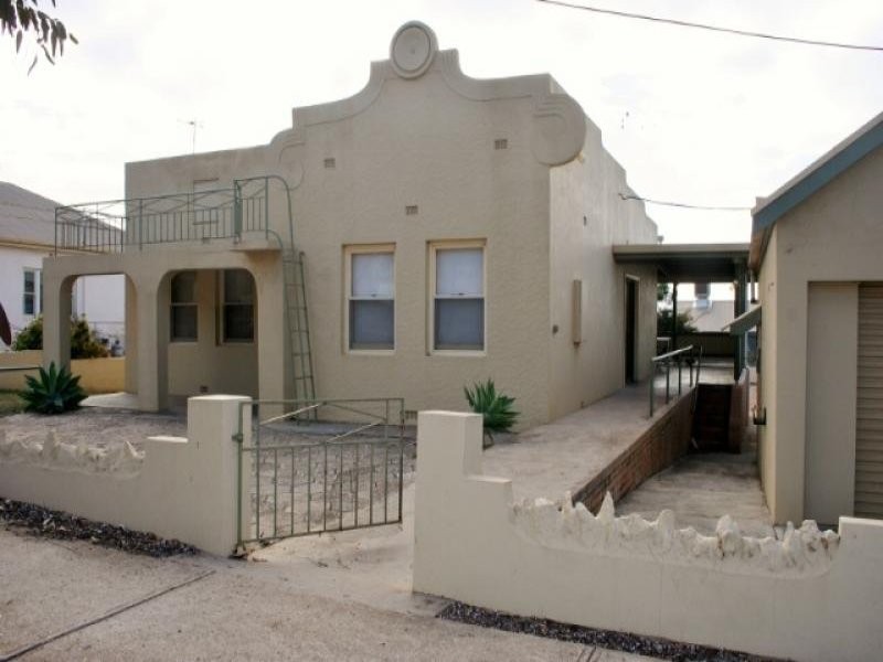 24 Wells Street, Streaky Bay SA 5680